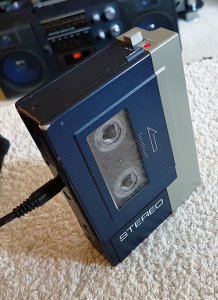 Unisef TU-1 Stereo Cassette Player - 2 September 2018 (11).jpg
