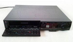 PANASONIC HI-FI VHS NV-F70.jpg