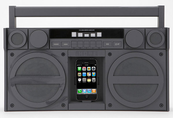 ihome_ip4_iphone_boombox_2.jpg