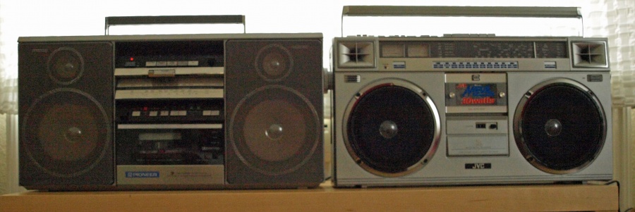 2010-Pioneer-and-jvc.jpg