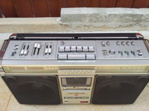 sharpgf9494x2.JPG