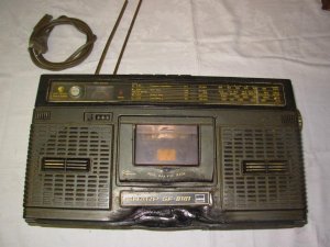 Hot Boombox Sharp GF-8181.jpg