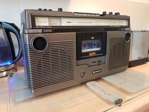 Hitachi TRK-5280E Stereo Radio Recorder - April 2019 (18).jpg