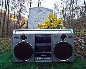 PANNY 5050 ON RALPH'S GRAVE 2.jpg
