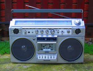 Sanyo M-X620K 003.jpg