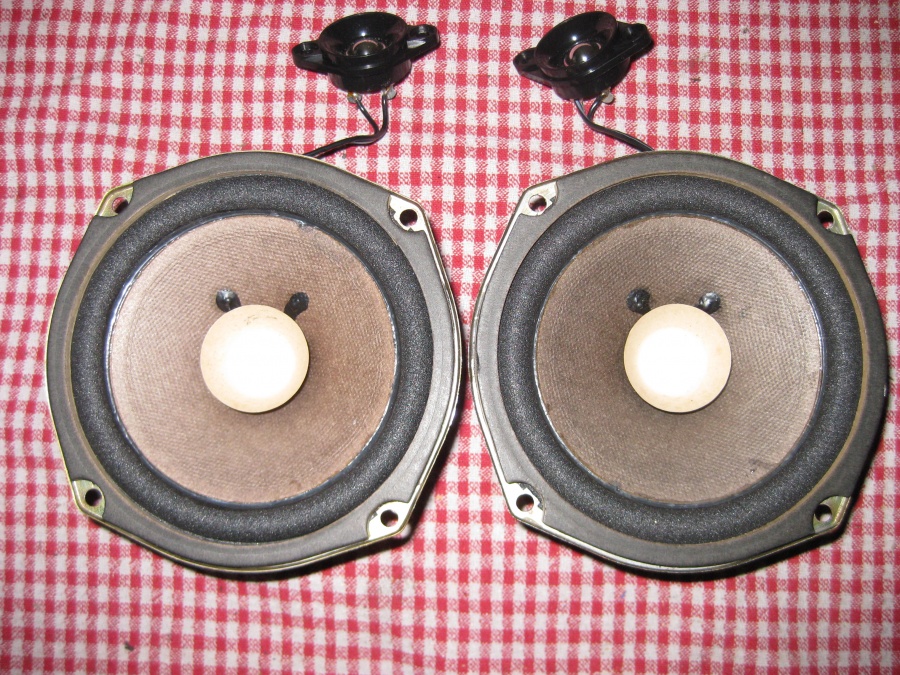 speakers001.jpg
