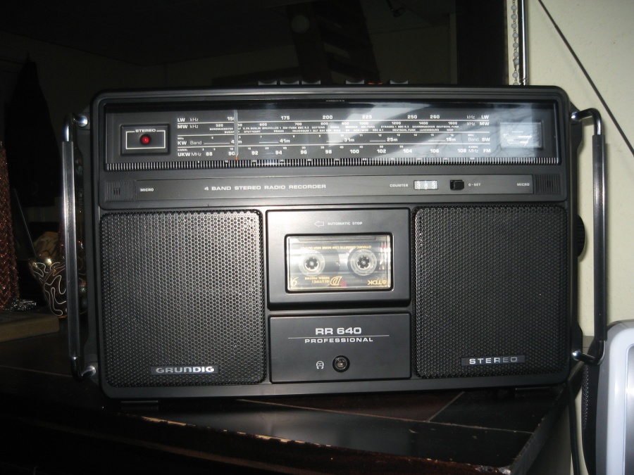 boomboxrobbie11-3-2011003.jpg