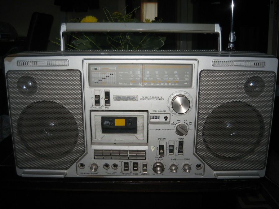 boomboxrobbie11-3-2011004.jpg