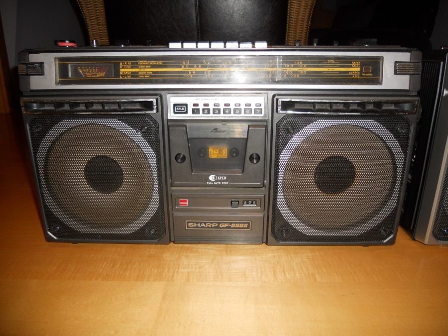 ghettoblaster106_2.jpg